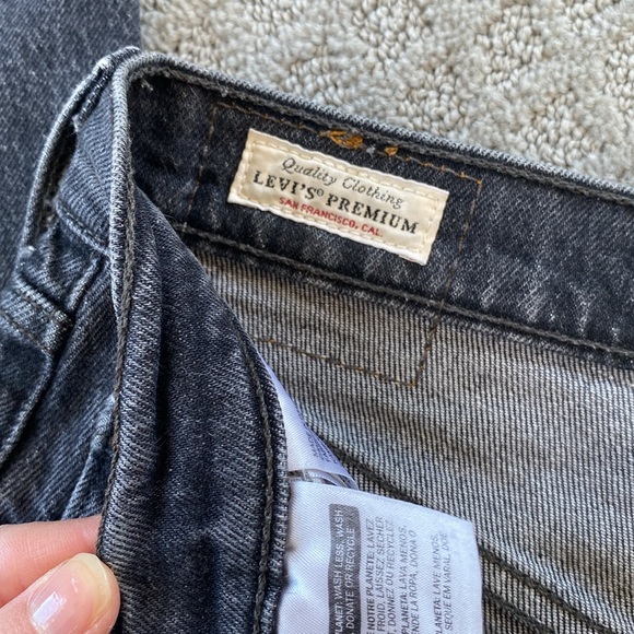 Levi’s 501 Jeans - Picture 6 of 9